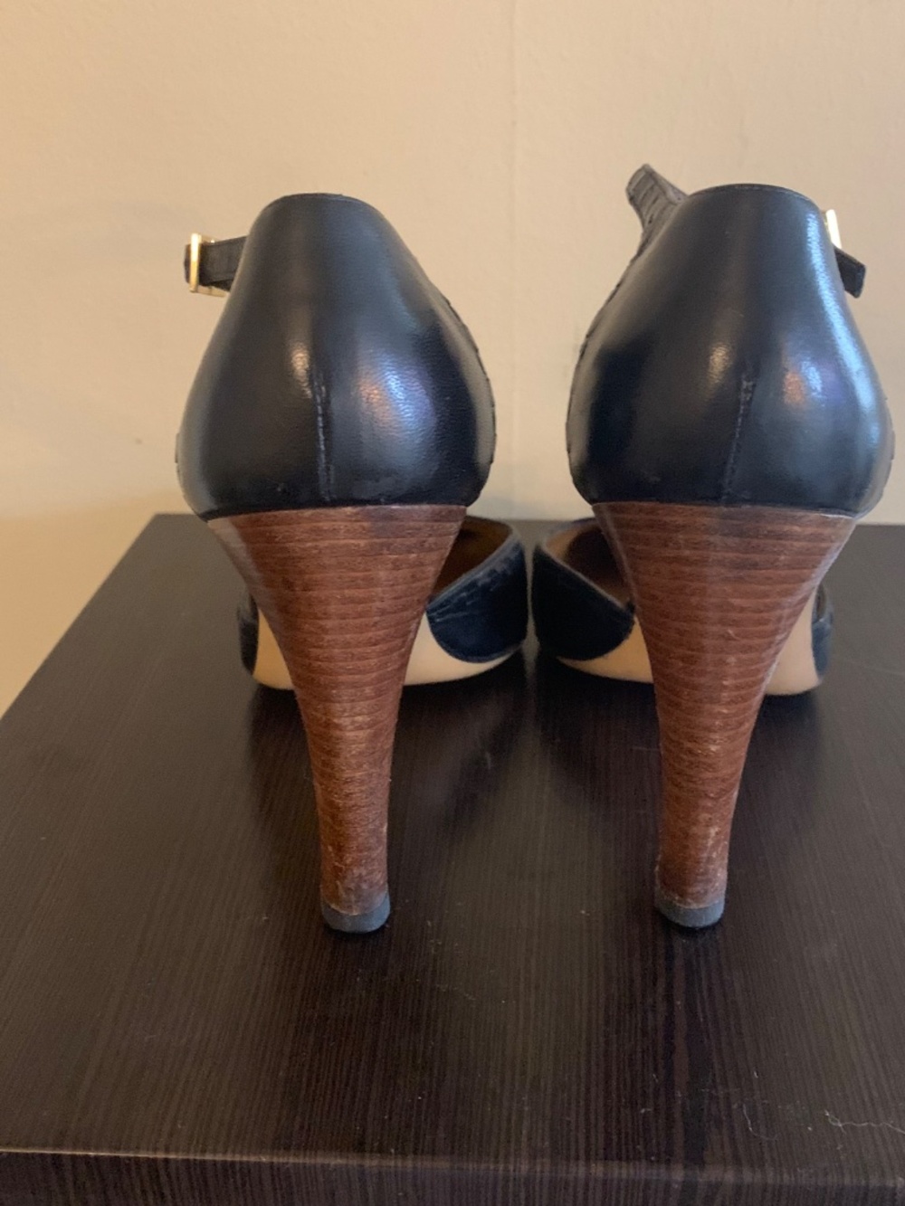 GUCCI Ankle Strap Heels (8) - Picture 6 of 12